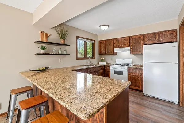 1088 Whitney DR, Apple Valley, MN 55124