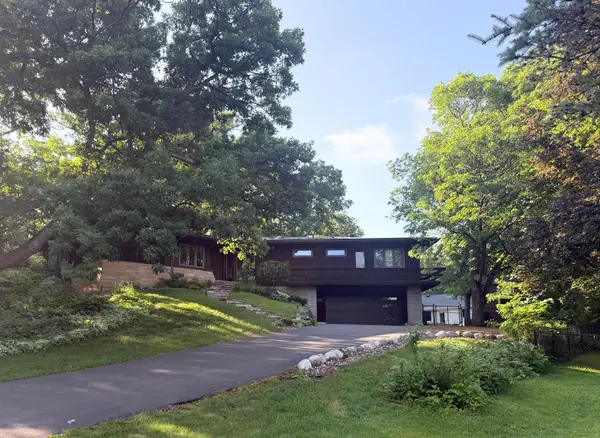516 Turnpike RD, Golden Valley, MN 55416