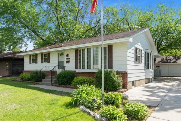 5917 5th ST NE, Fridley, MN 55432