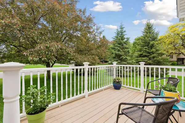 3996 Woodview DR, Vadnais Heights, MN 55127