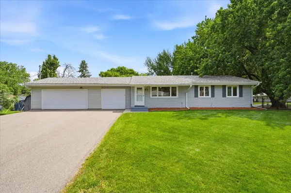 320 113th AVE NE, Blaine, MN 55434