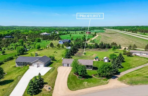 13010 212th AVE NE, New London, MN 56273