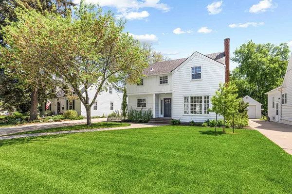 1334 8th ST S, Fargo, ND 58103