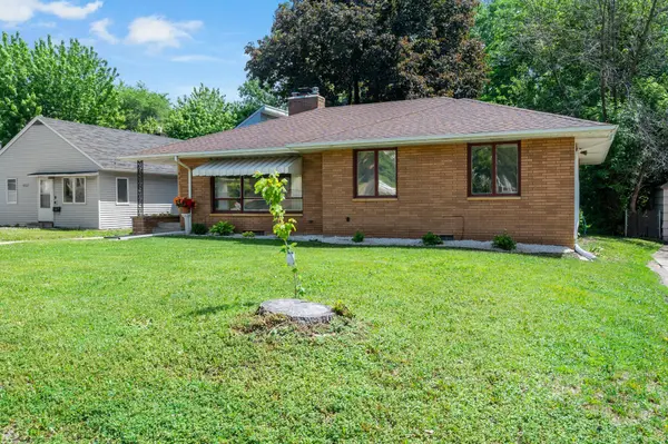 448 White Bear AVE N, Saint Paul, MN 55106
