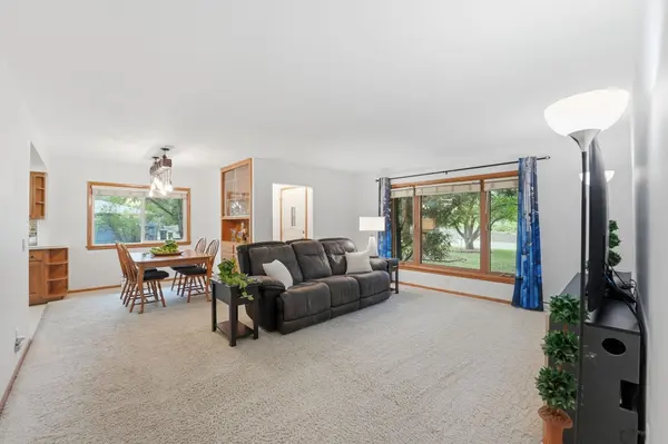 6971 W 192nd AVE, Eden Prairie, MN 55346