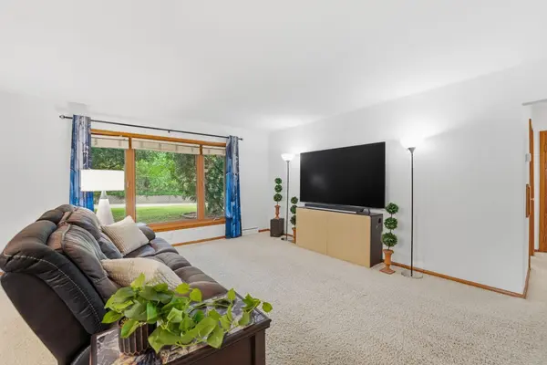 6971 W 192nd AVE, Eden Prairie, MN 55346