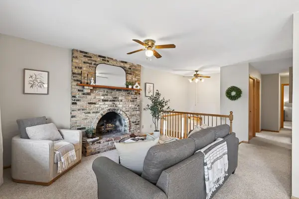 4448 Woodgate PT, Eagan, MN 55122