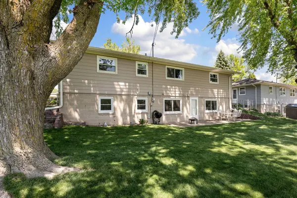 437 13th ST NE, Owatonna, MN 55060