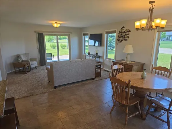 698 Westland LN, New London, MN 56273