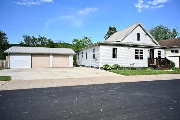 128 Washington ST, Rollingstone, MN 55969