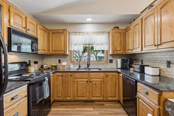 843 Leroy LN, River Falls, WI 54022