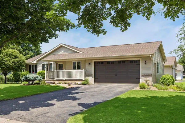 843 Leroy LN, River Falls, WI 54022
