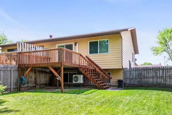 1631 31st AVE S, Fargo, ND 58103