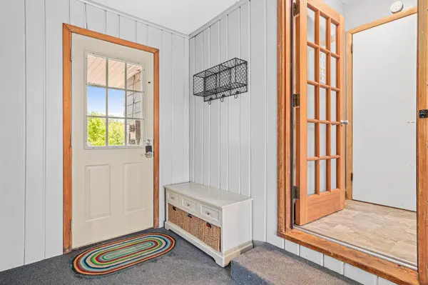 620 7th ST E, Chaska, MN 55318
