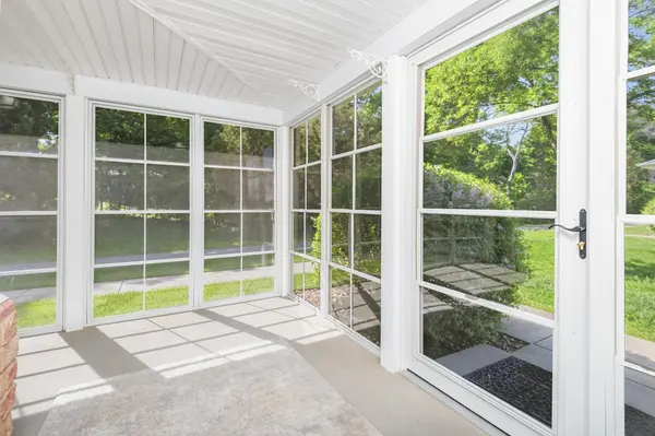2133 Village TRL, Mound, MN 55364