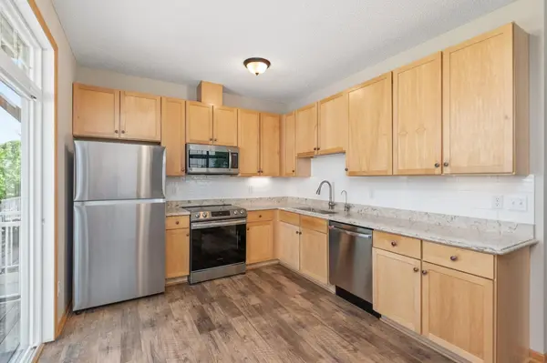2133 Village TRL, Mound, MN 55364