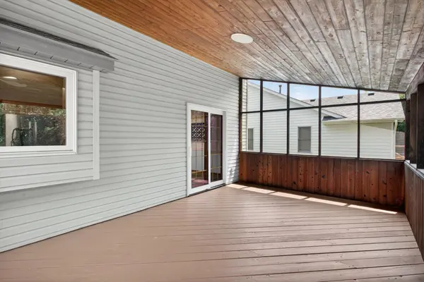 3057 Walter ST, Maplewood, MN 55109