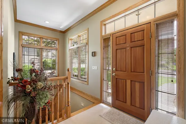 13233 Downey TRL, Apple Valley, MN 55124