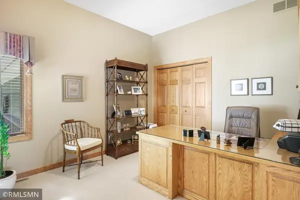 13233 Downey TRL, Apple Valley, MN 55124