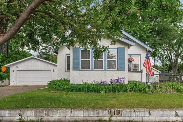 2719 16th AVE E, North Saint Paul, MN 55109