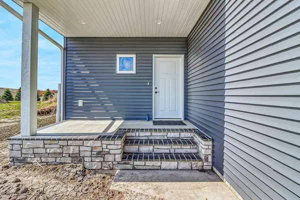 864 Harvest CIR, Horace, ND 58047