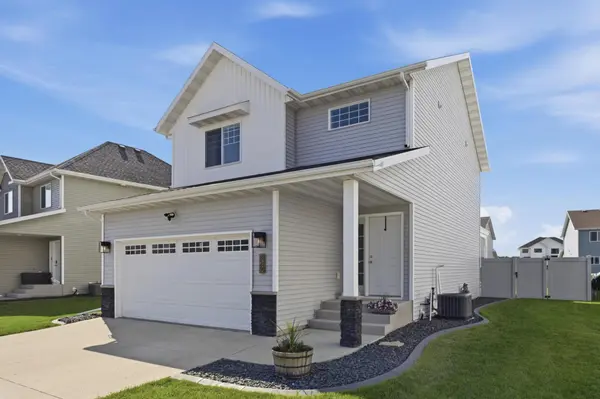 829 Cathy DR W, West Fargo, ND 58078