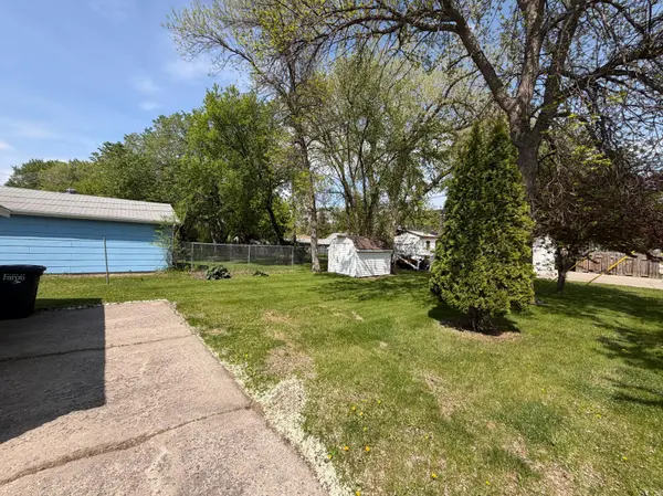 1630 14th ST S, Fargo, ND 58103