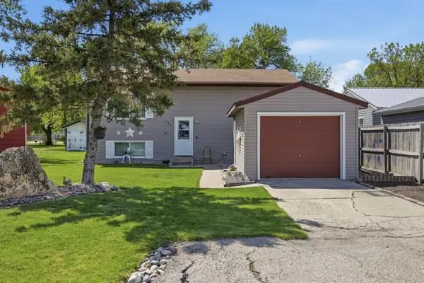 406 3rd AVE, Mapleton, ND 58059