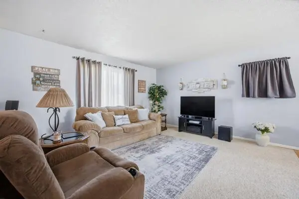 406 3rd AVE, Mapleton, ND 58059