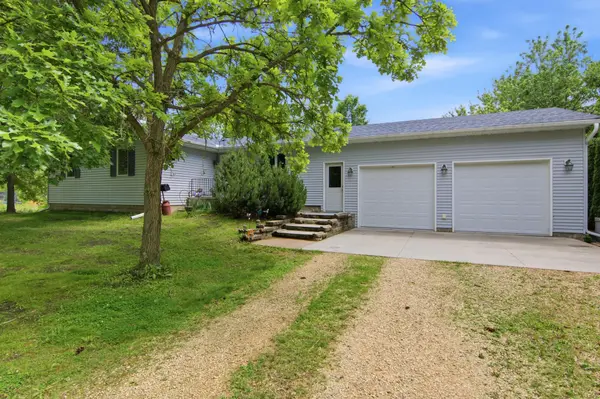 15381 670th ST, Wabasha, MN 55981