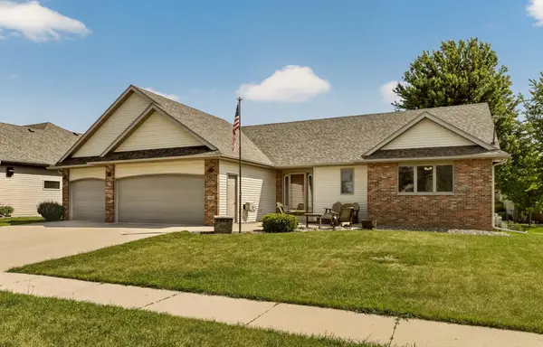 906 Bucknell BLVD SE, Stewartville, MN 55976