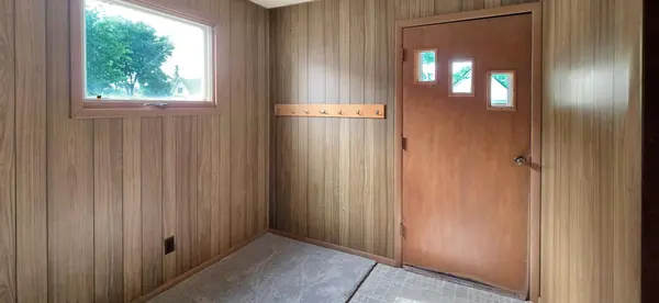 562 South ST, Wabasso, MN 56293