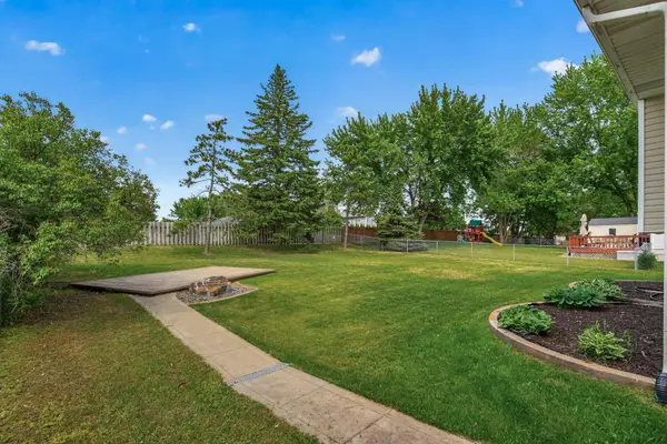 15264 92nd PL N, Maple Grove, MN 55369