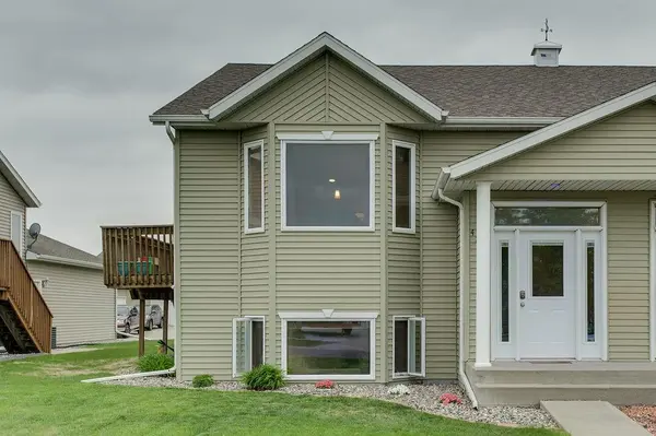 4711 Harvest DR S, Fargo, ND 58104