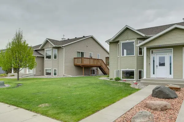 4711 Harvest DR S, Fargo, ND 58104