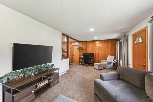 6102 Hampshire AVE N, Crystal, MN 55428