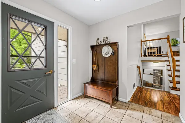2194 Snowshoe LN E, Saint Paul, MN 55119