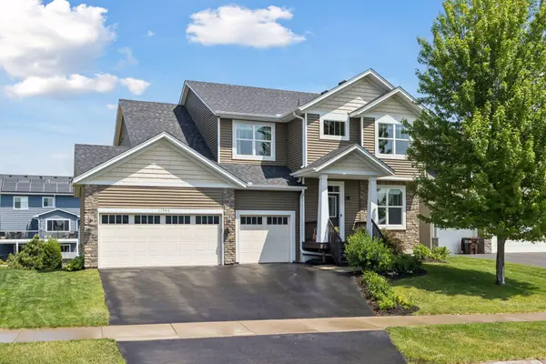 11946 32nd St N, Lake Elmo, MN 55042