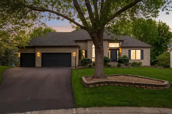 802 Spring Hill CT, Woodbury, MN 55125