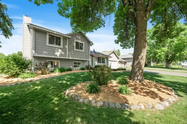 9199 Orchid LN N, Maple Grove, MN 55369