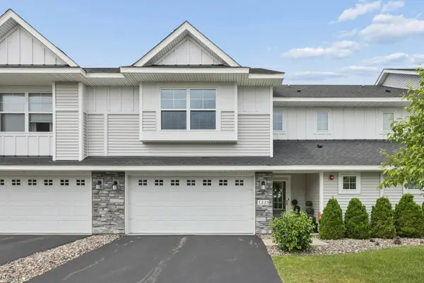 7225 Dora DR, Lino Lakes, MN 55038