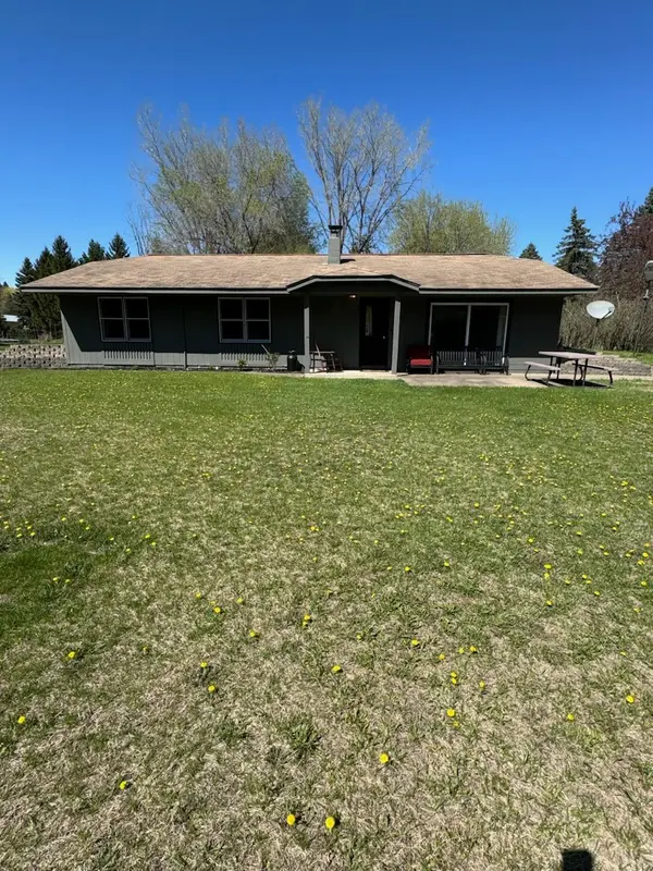 18450 Waco ST NW, Anoka, MN 55303