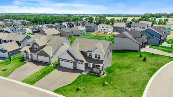 8861 Donax ROW, Woodbury, MN 55129