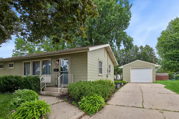 833 9th AVE SW, Faribault, MN 55021