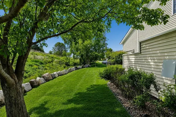 2233 Red Bud RD, Hudson, WI 54016