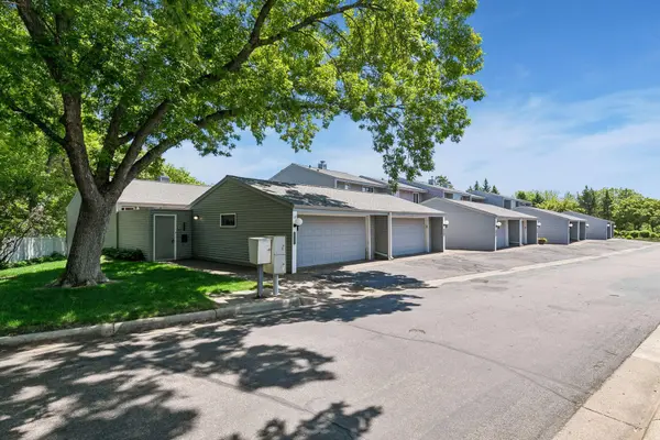 2666 Mackubin ST,  Roseville,  MN 55113