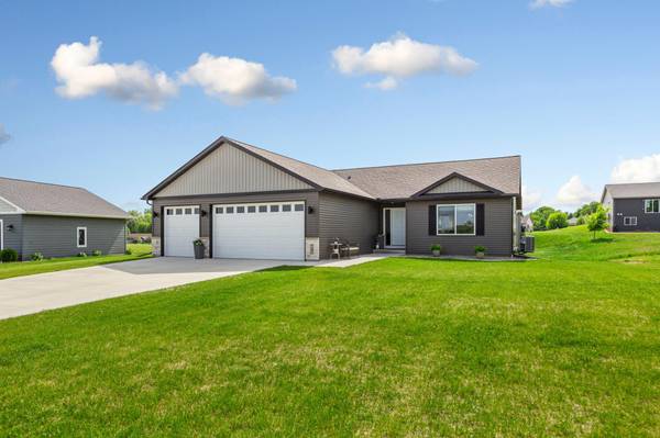 3 Lynae CIR, Elysian, MN 56028
