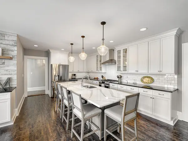 834 Summit AVE #2, Saint Paul, MN 55105