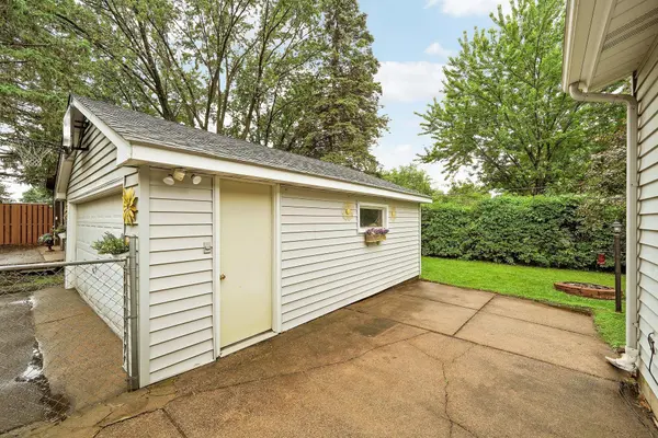 3431 Emerald DR, White Bear Lake, MN 55110