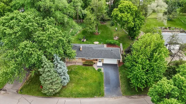 13529 Bellevue DR, Minnetonka, MN 55345